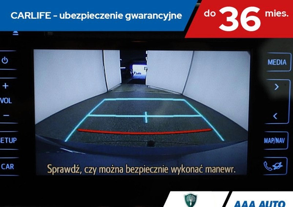 Toyota Auris cena 72000 przebieg: 81760, rok produkcji 2017 z Kisielice małe 277